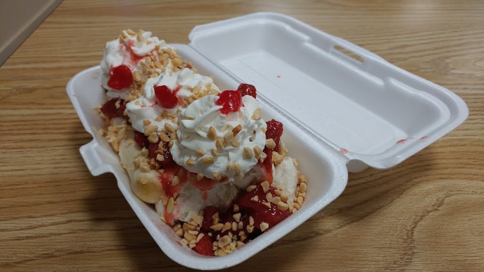 Pineberry Boat Fiesta Sundae